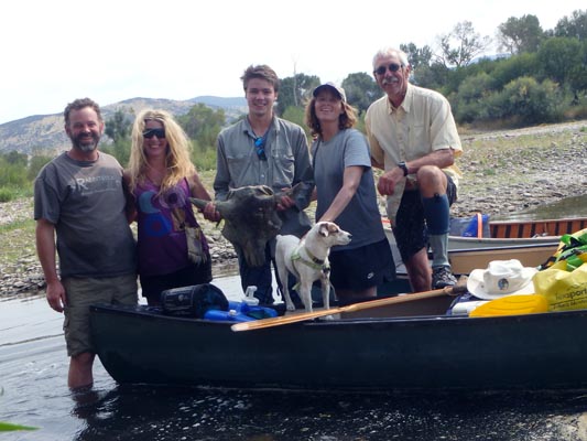 Canoeing buddies on the Jefferson River Canoe Trail.